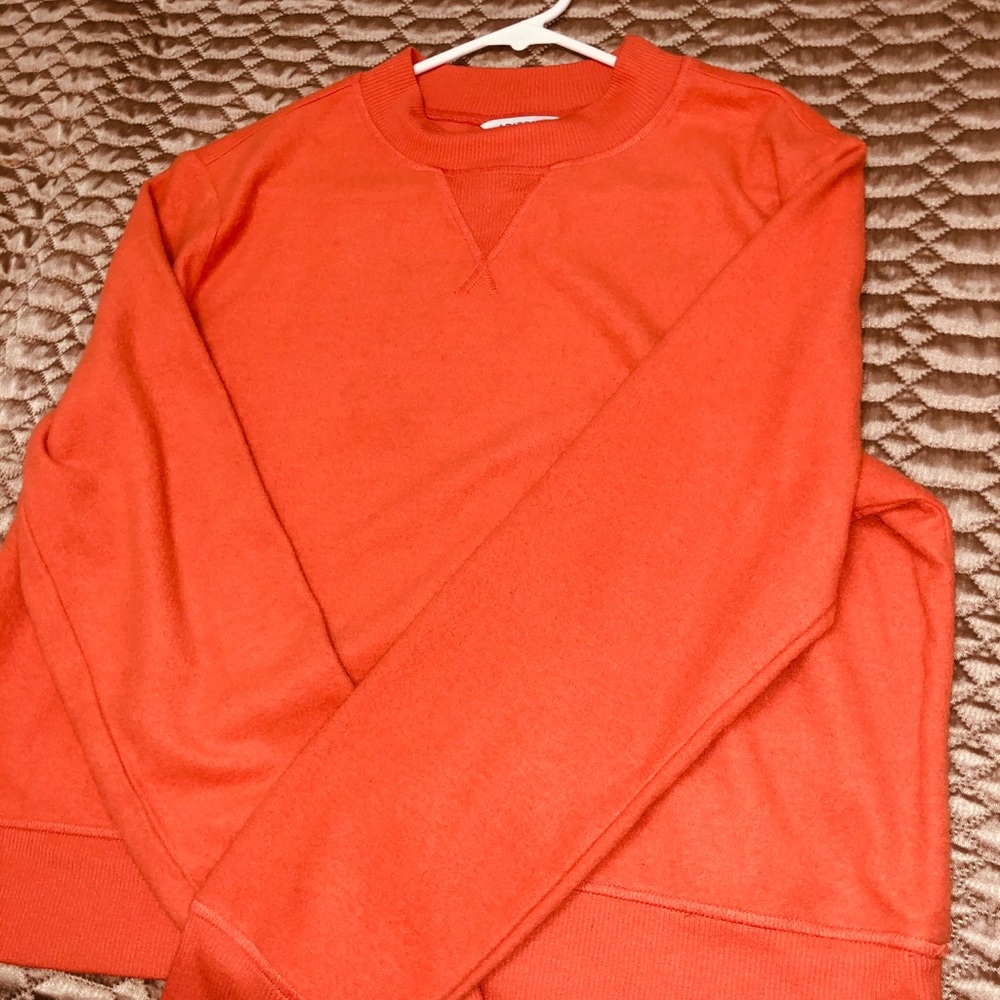 crew neck